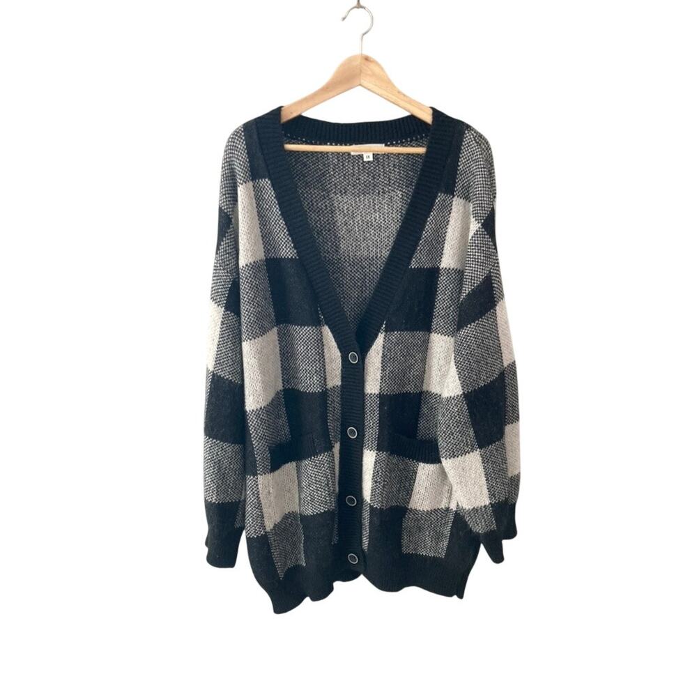 Vigoss Gingham Plaid V Neck Cardigan Black Off White 1X
